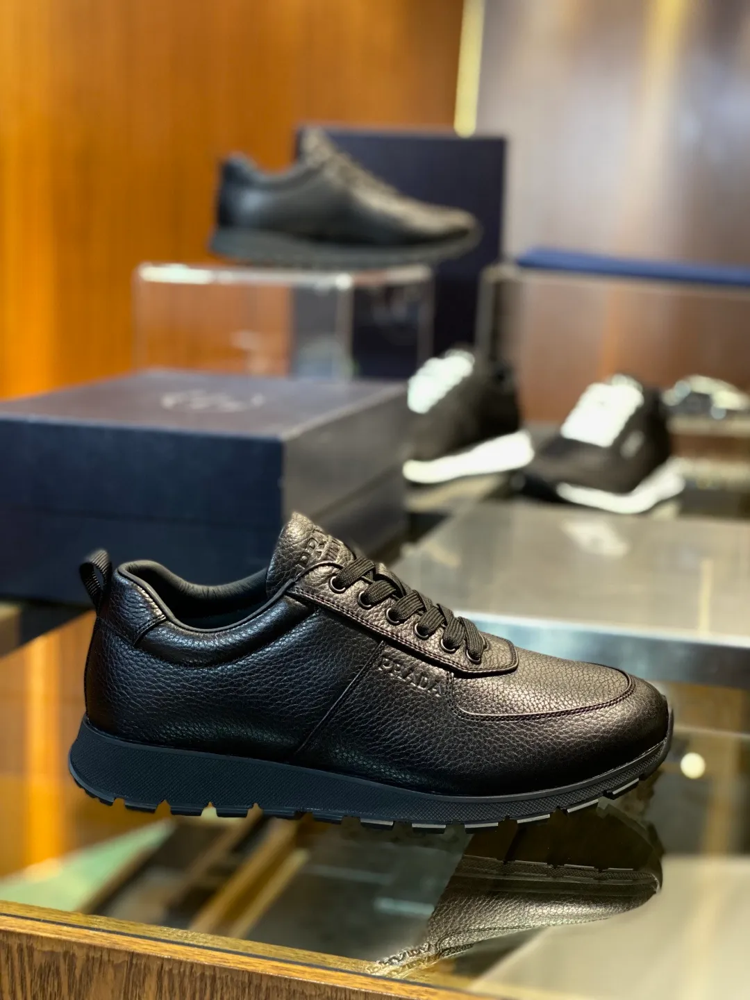💰700 PRAD*Prax 01 Soft leather sneakers ♞size; 39~46 Form and function merge into one, sports inspiration and exquisite craftsmanship quietly meet: Prada men’s sneaker series features unique and clever designs, including Prada Downtown, Cloudbust Thunder 57 #Prada Collision Cross.